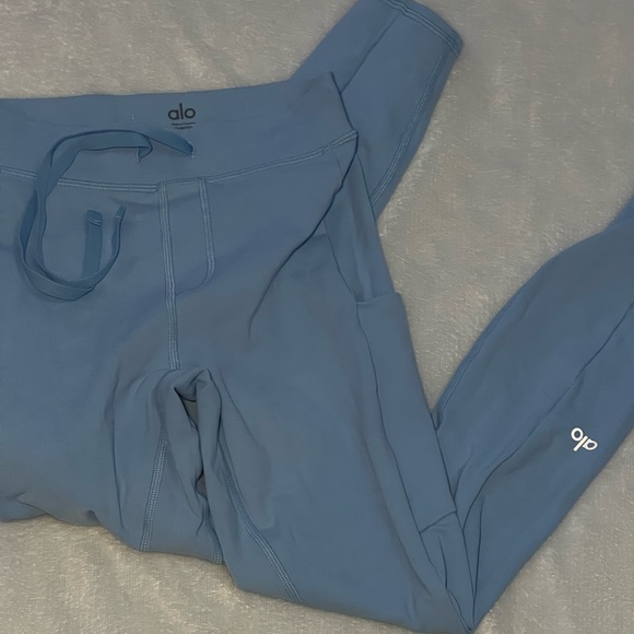 ALO Yoga Light Blue Drawstring Pocket Leggings - Picture 1 of 4